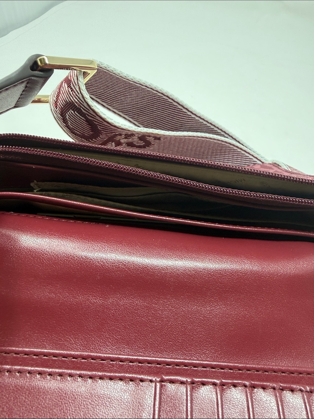 NWOT Michael Kors Logo Crossbody Bag in Plum/Magenta - Picture 8 of 9